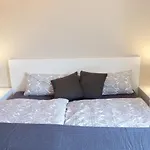 Apt Tennis Prime Location, Parking, Near Beach, Self Check-In
