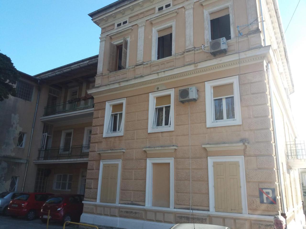 Apt Tennis Prime Location, Parking, Near Beach, Self Check-in * Opatija