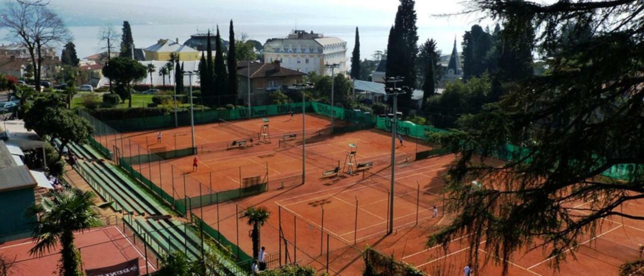 Apt Tennis Prime Location, Parking, Near Beach, Self Check-in *